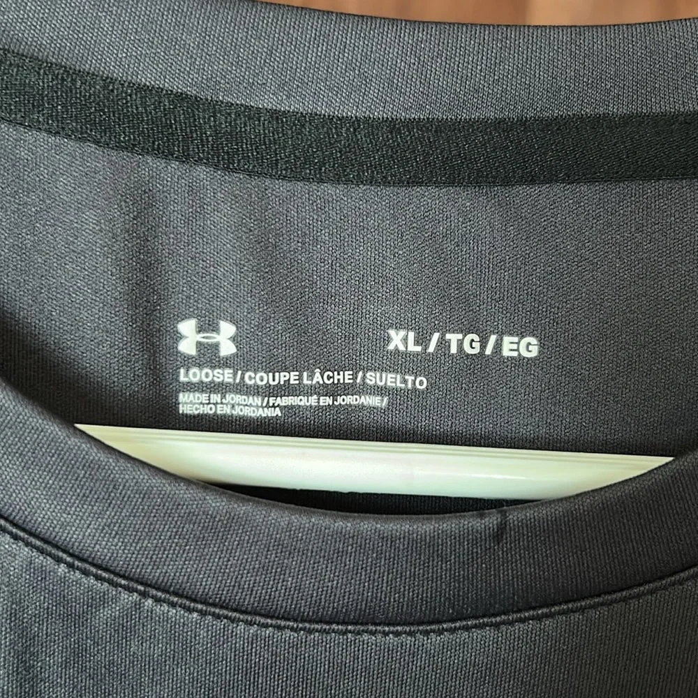 Under Armour T Shirt - Picture 3 of 4